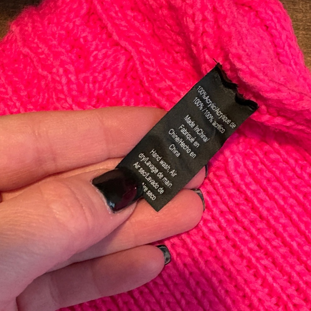 Kawi Girl Hot Pink winter hat and scarf - Picture 4 of 4